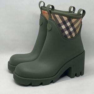 Burberry Rubber Marsh Stamp Heeled Low Boots​ size 37